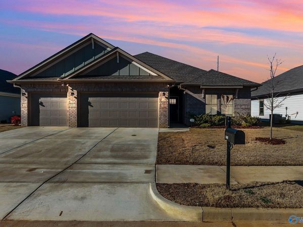 12402 Whitcomb Circle, Athens, AL 35613
