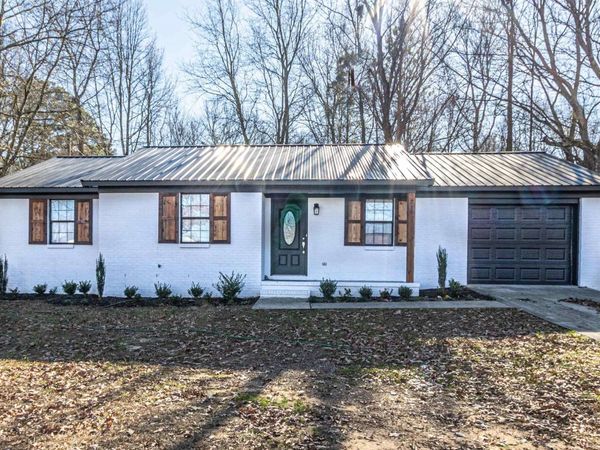 230 8th Avenue NE, Arab, AL 35016