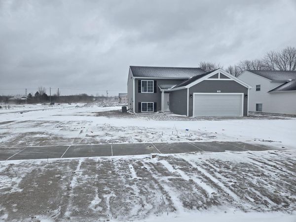 7250 Brighton Lane SE, Caledonia, MI 49316