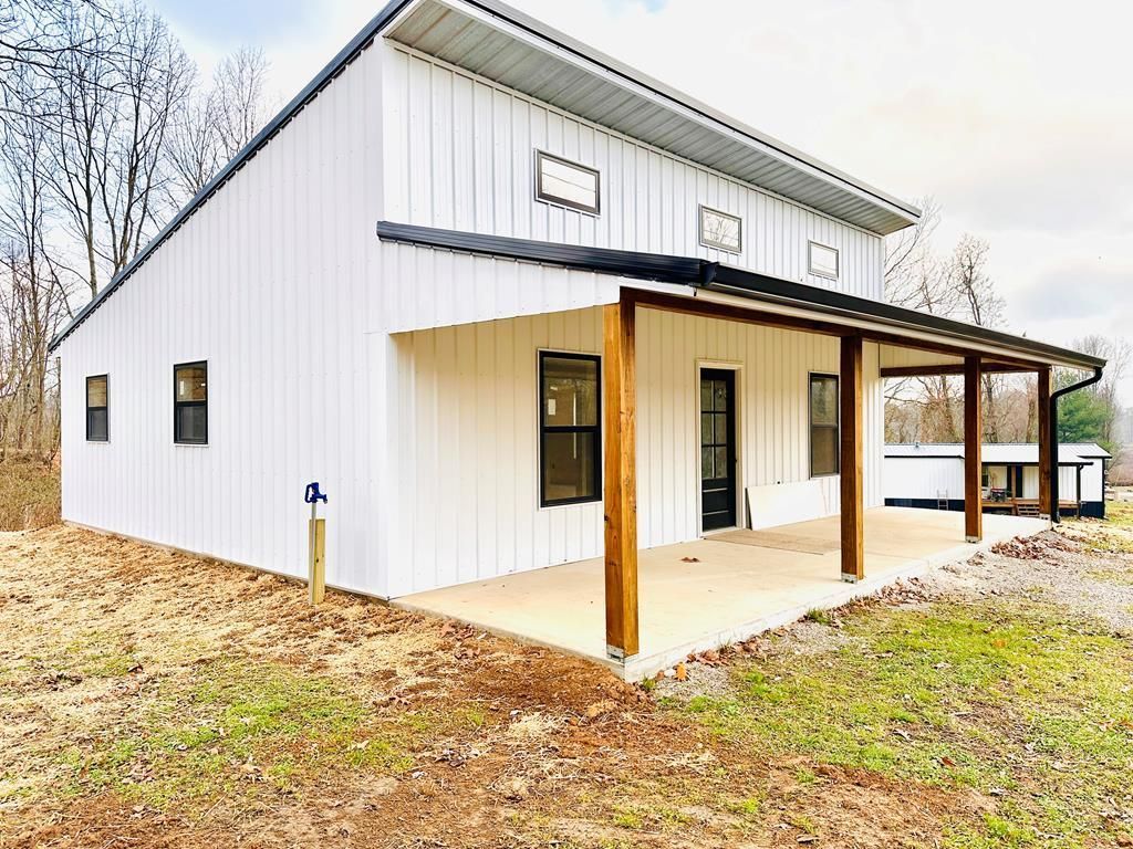 803 Old Poplar Cove Rd Jamestown, TN 38556