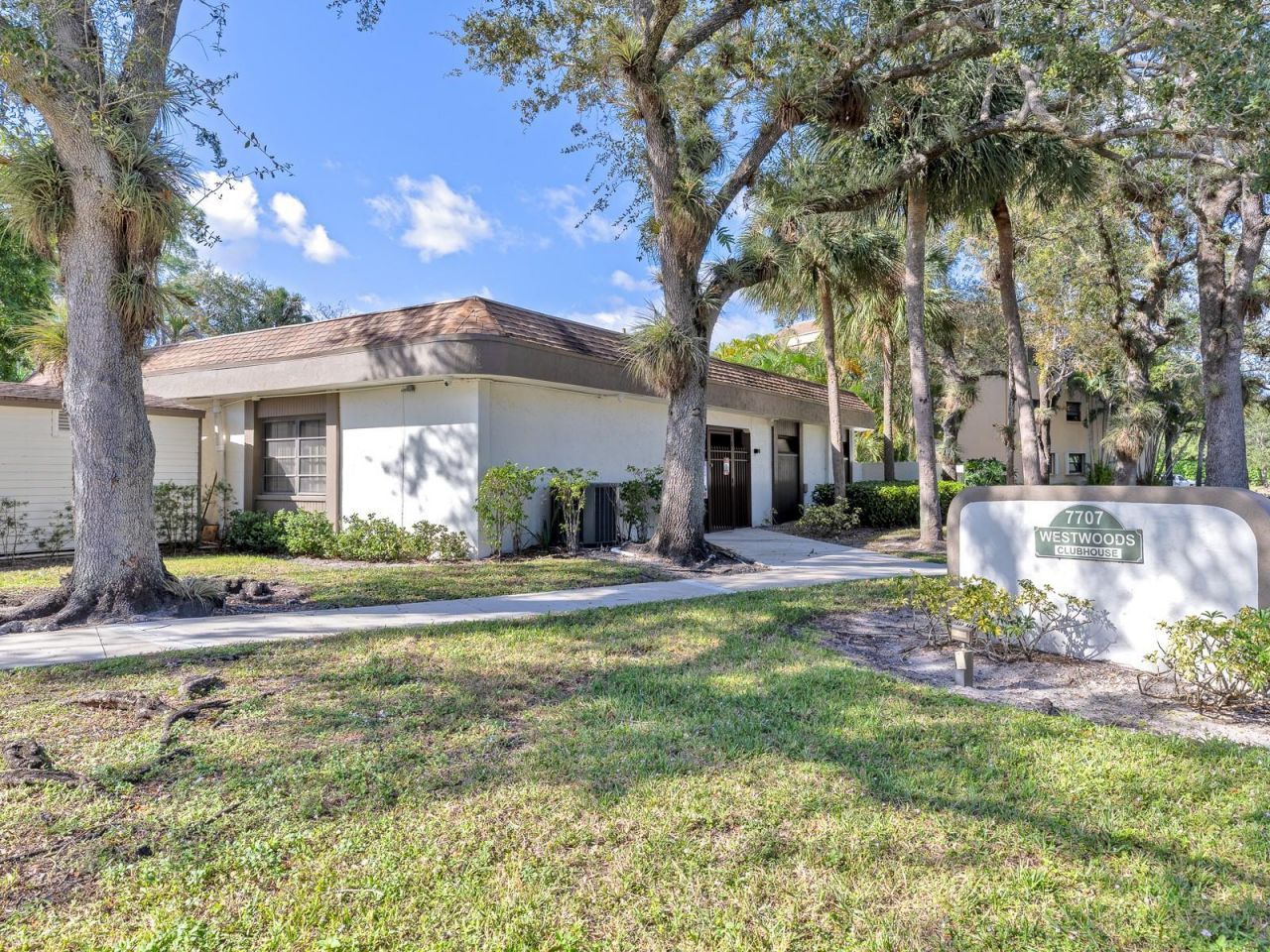 7579 NW 79th Ave, Unit 204, Tamarac, FL 33321 Photo