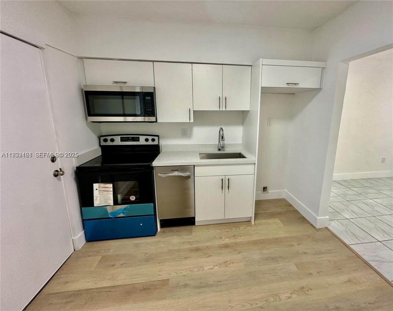 1533 NW 53rd St, Miami, FL 33142 Photo