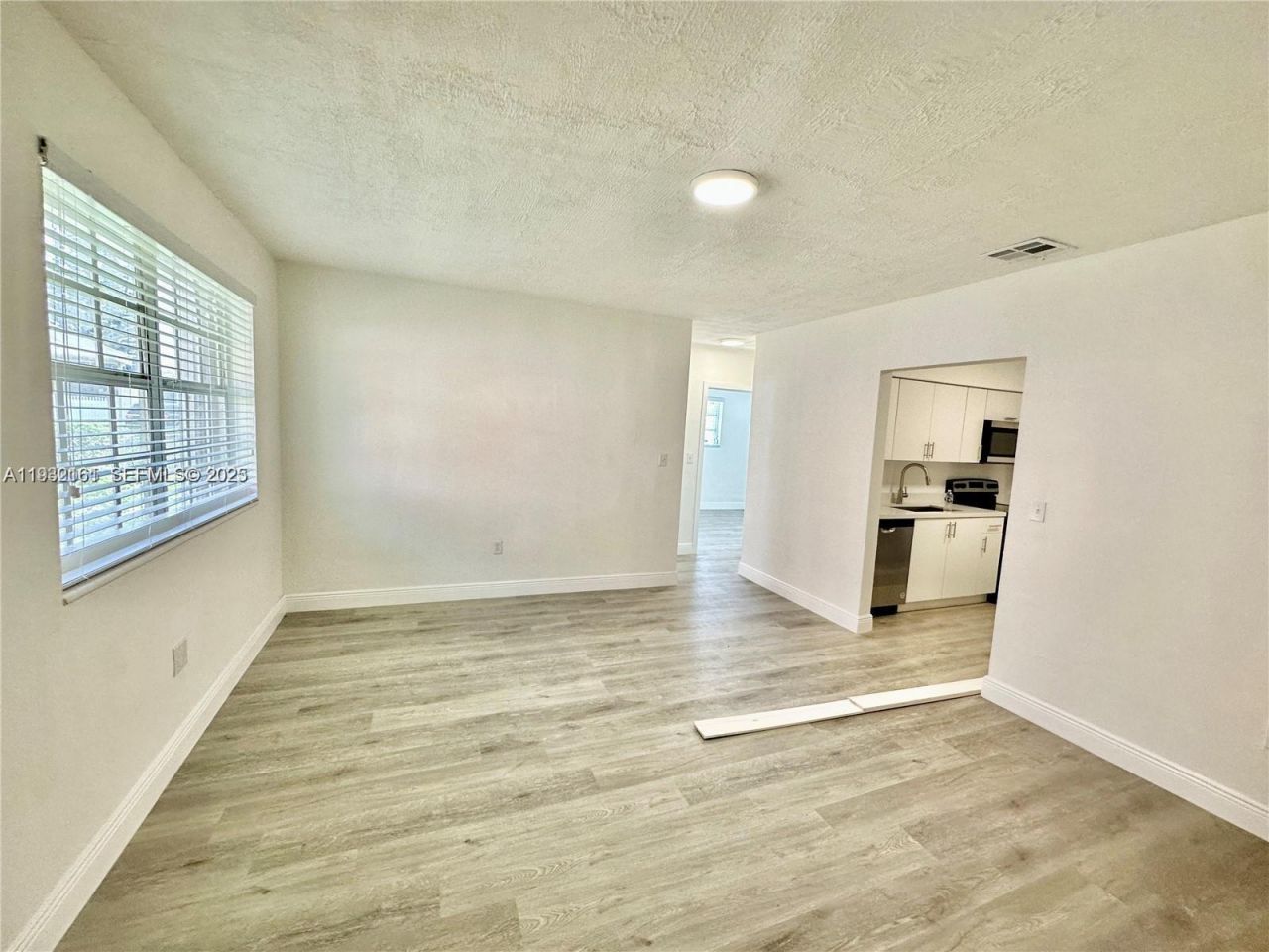 1533 NW 53rd St, Miami, FL 33142 Photo