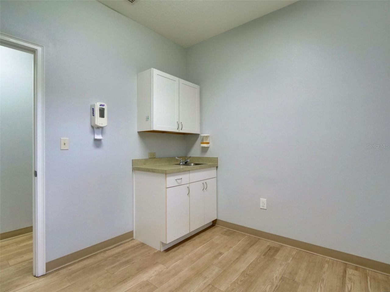 733 S Goldenrod Road, Orlando, FL 32822 Photo