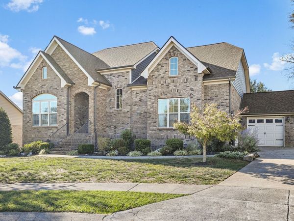 1005 Regency Ct, Gallatin, TN 37066