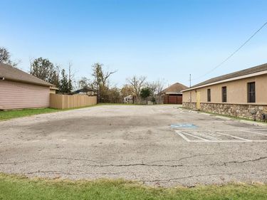 1734 Nomas Street, Dallas, TX 75212