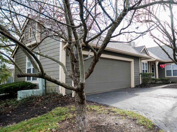 244 Queens Crossing, Washington Twp, OH 45458