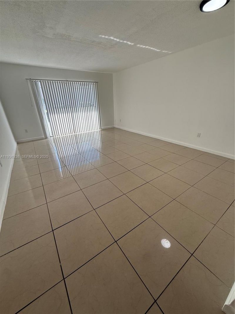 15201 NE 6th Ave, Unit C104, Miami, FL 33162 Photo