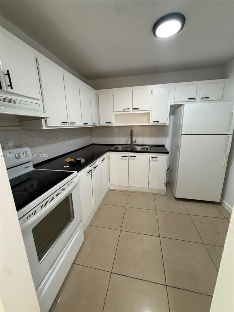 15201 NE 6th Ave, Unit C104, Miami, FL 33162 Photo