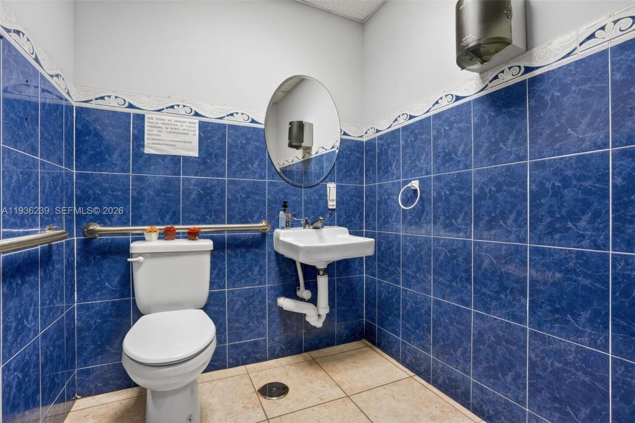 Full-service Beauty Salon For Sale In Doral, Doral, FL 33172 Photo