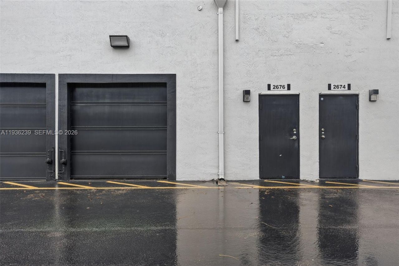 Full-service Beauty Salon For Sale In Doral, Doral, FL 33172 Photo