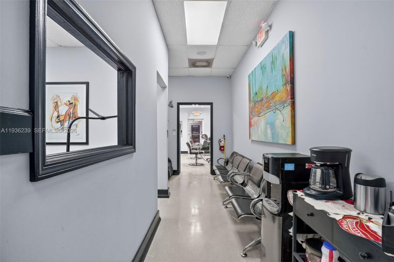 Full-service Beauty Salon For Sale In Doral, Doral, FL 33172 Photo
