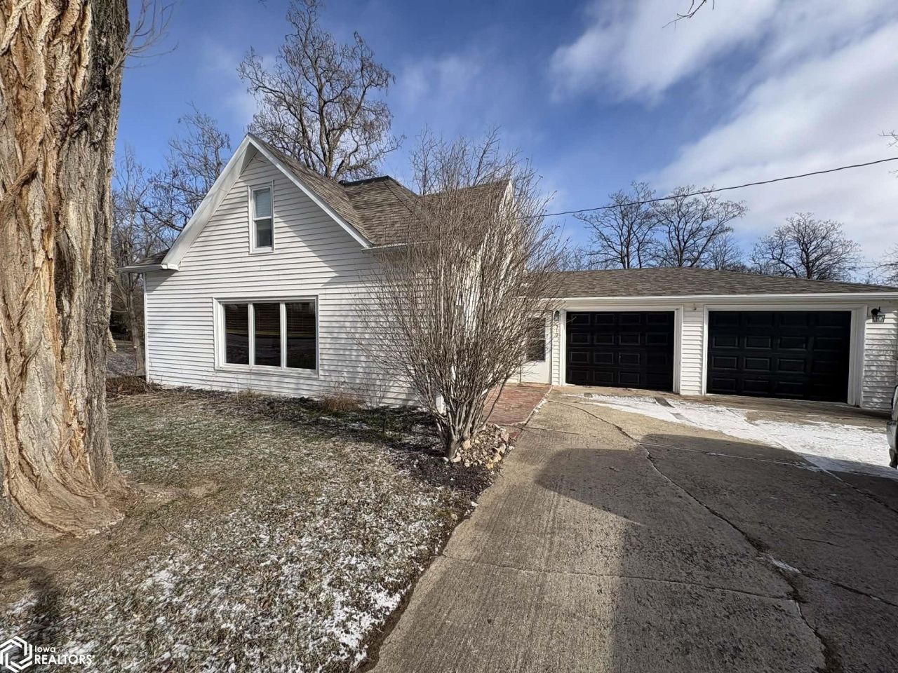 310 N 1st Street, Mystic, IA 52574 Main Photo