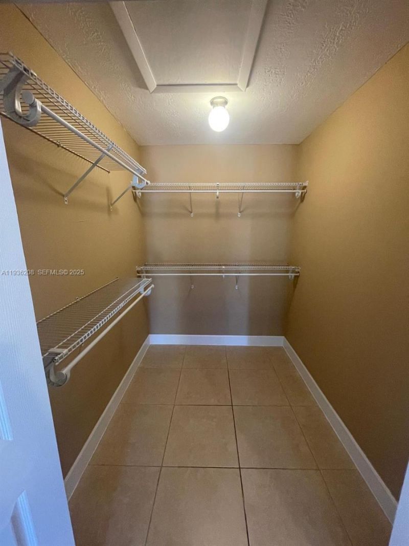 1400 San Remo Cir , Unit 1400, Homestead, FL 33035 Photo