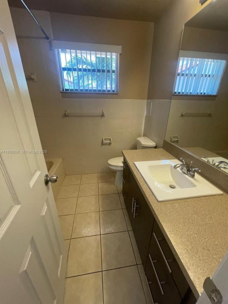 1400 San Remo Cir , Unit 1400, Homestead, FL 33035 Photo