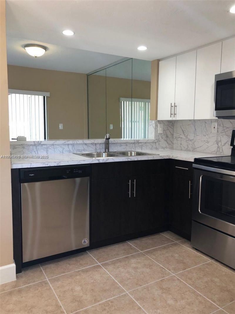1400 San Remo Cir , Unit 1400, Homestead, FL 33035 Photo