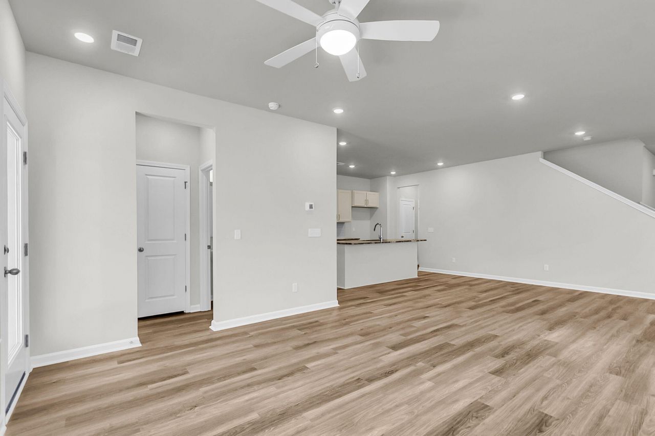 312 Clipper Court Photo 12