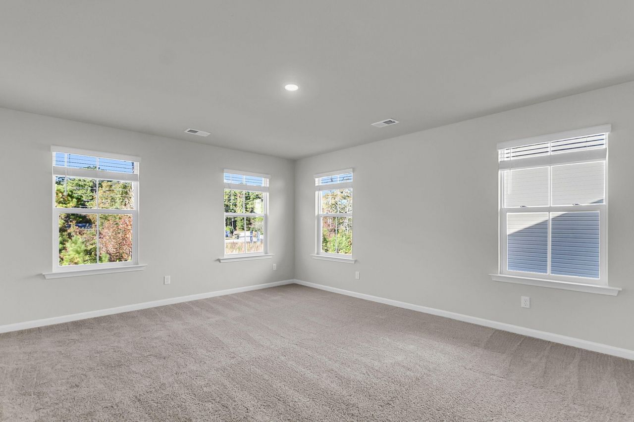 312 Clipper Court Photo 18