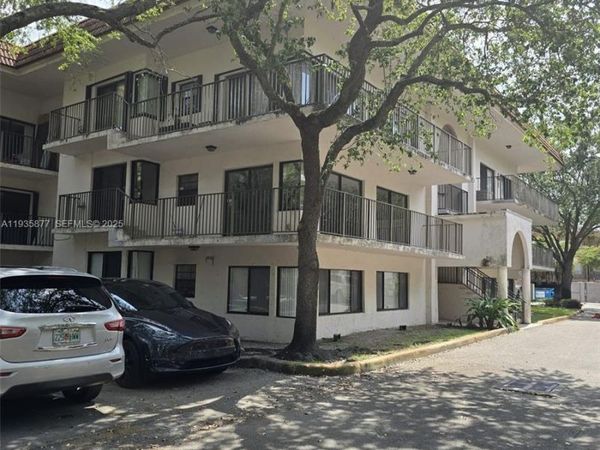 4705 SW 62nd Ave, Unit 201, Davie, FL 33314