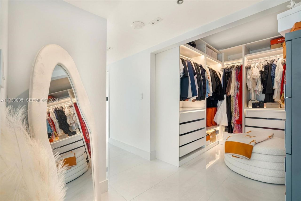 16485 Collins Ave, Unit 2438, Sunny Isles Beach, FL 33160 Photo