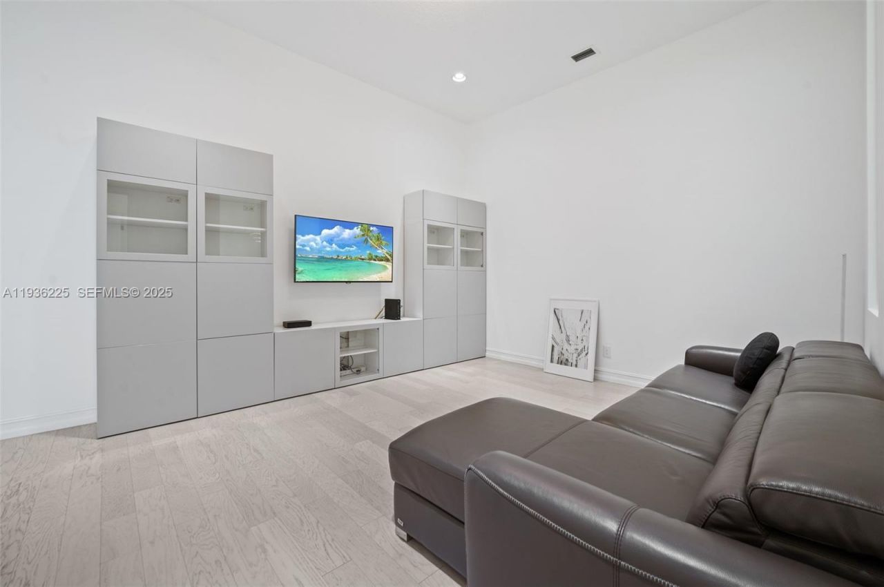 5292 S Sterling Ranch Cir, Davie, FL 33314 Photo