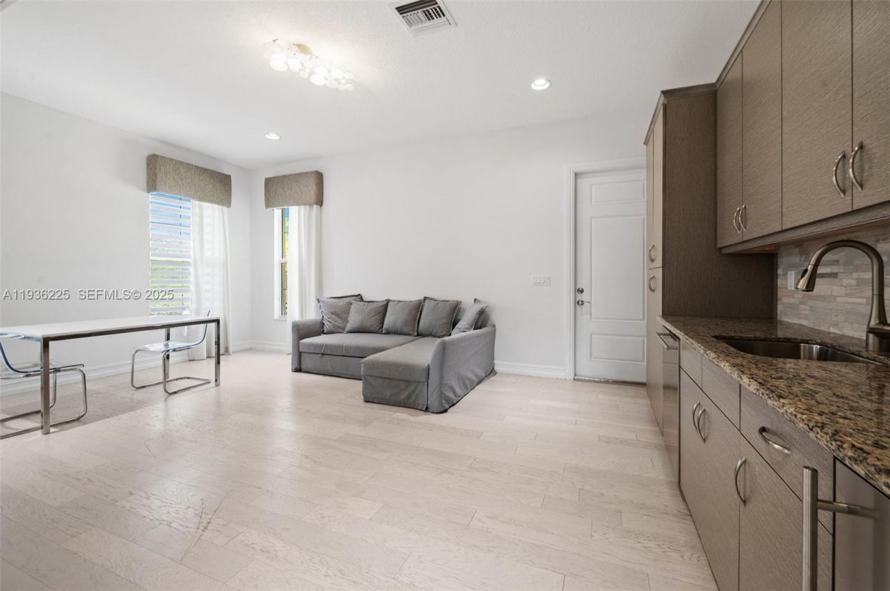 5292 S Sterling Ranch Cir, Davie, FL 33314 Photo