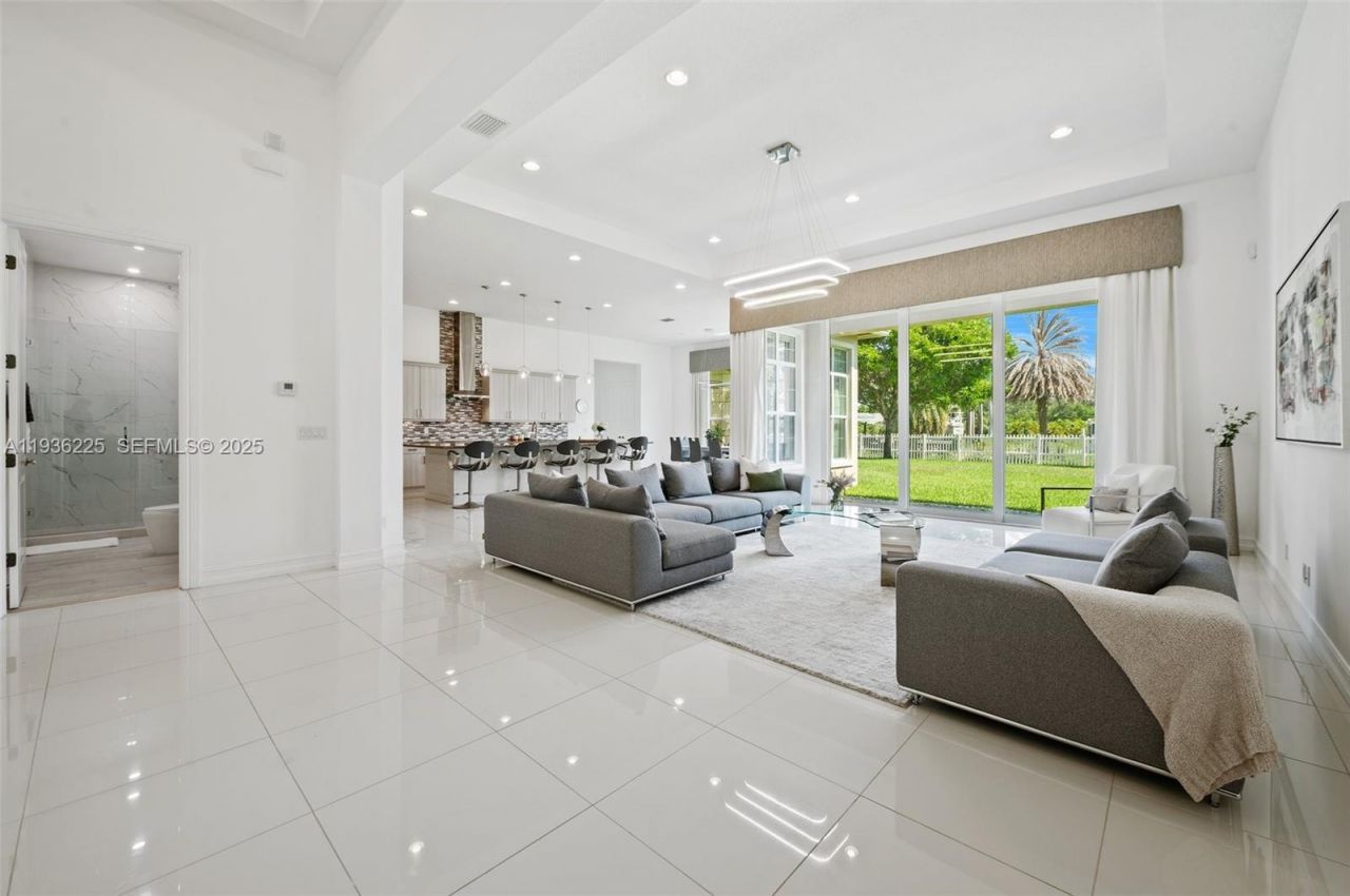 5292 S Sterling Ranch Cir, Davie, FL 33314 Photo