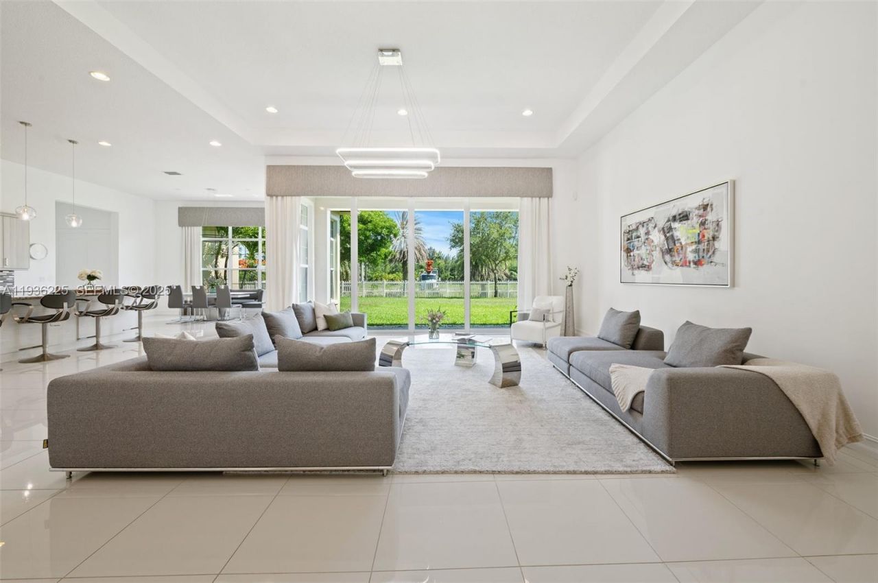 5292 S Sterling Ranch Cir, Davie, FL 33314 Photo