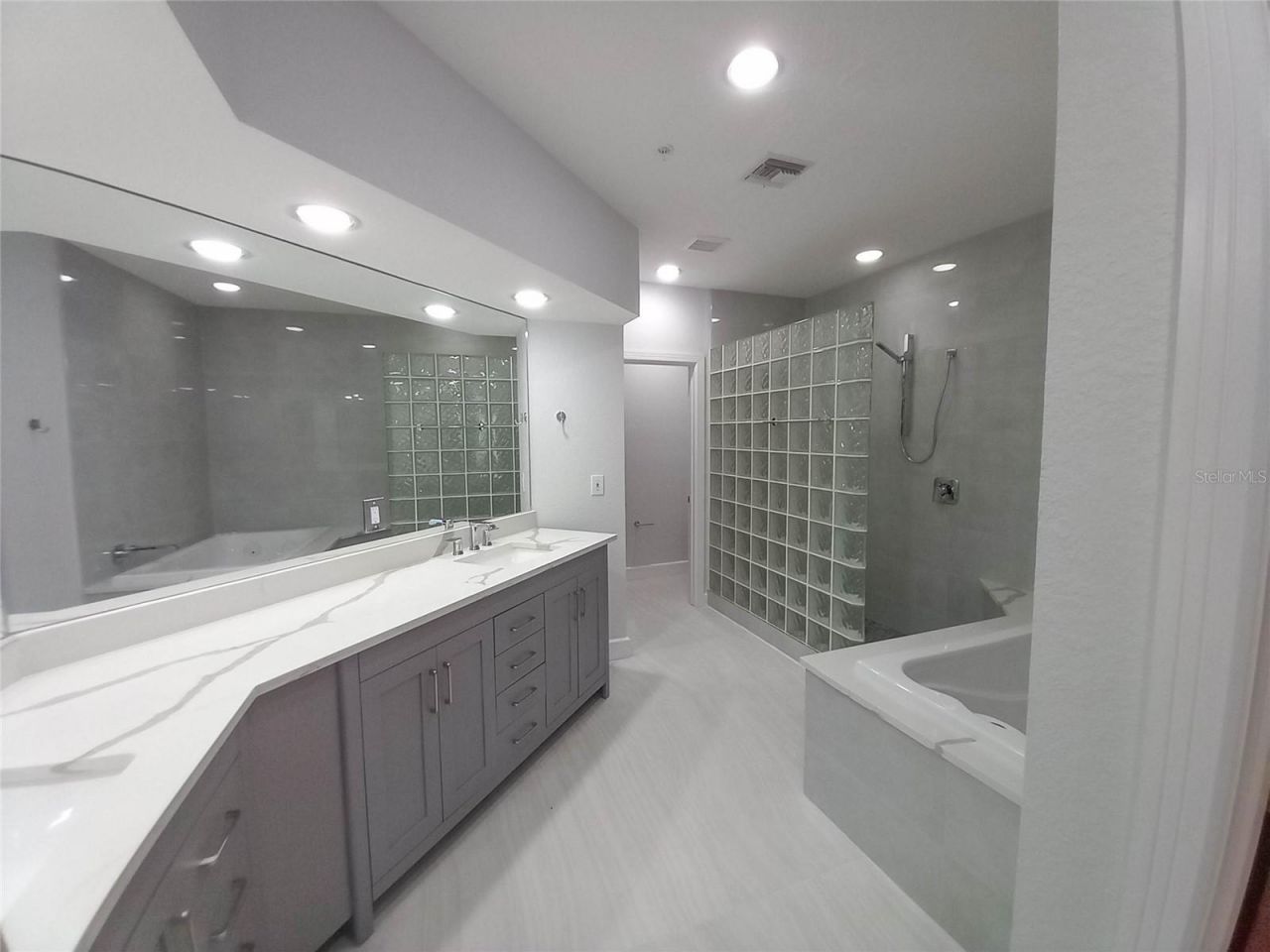 360 Gulf Of Mexico Drive, Unit 312, Longboat Key, FL 34228 Photo