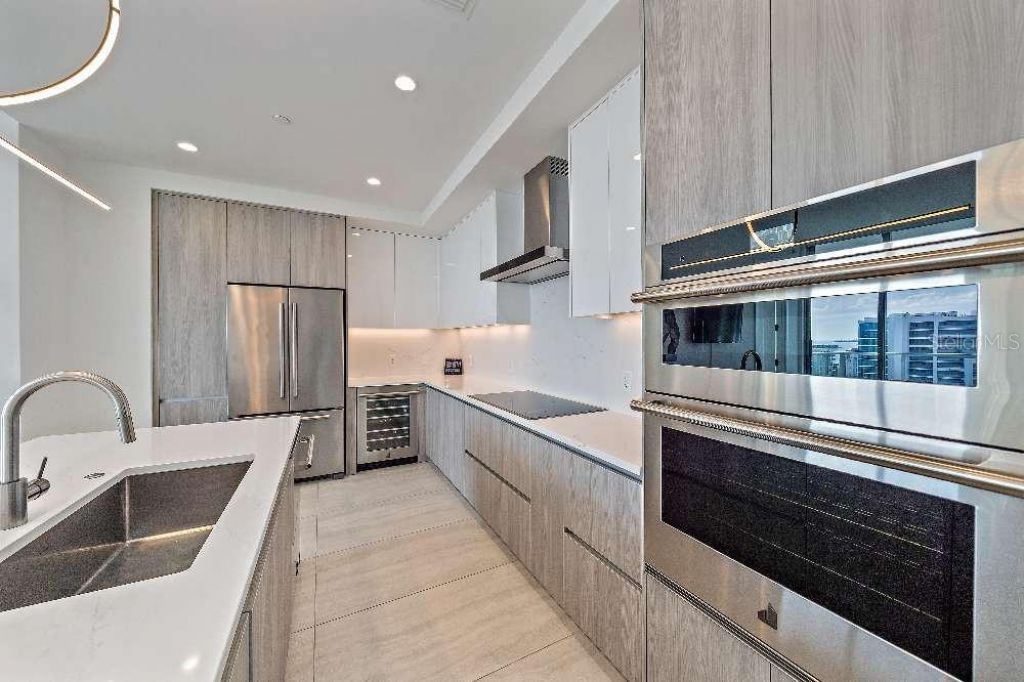 301 Quay Commons, Unit 1707, Sarasota, FL 34236 Photo