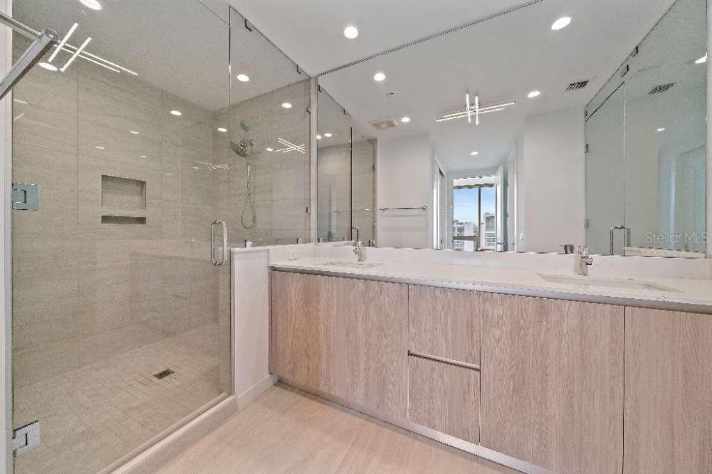 301 Quay Commons, Unit 1707, Sarasota, FL 34236 Photo