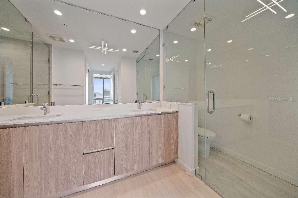 301 Quay Commons, Unit 1707, Sarasota, FL 34236 Photo