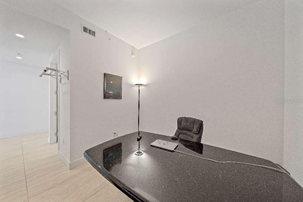 301 Quay Commons, Unit 1707, Sarasota, FL 34236 Photo