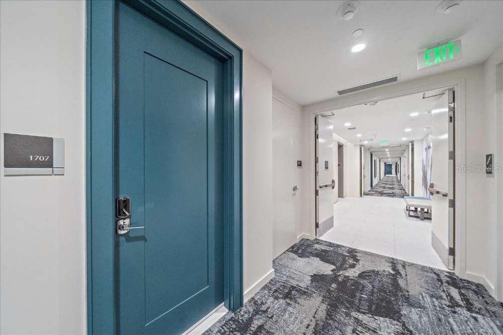 301 Quay Commons, Unit 1707, Sarasota, FL 34236 Photo