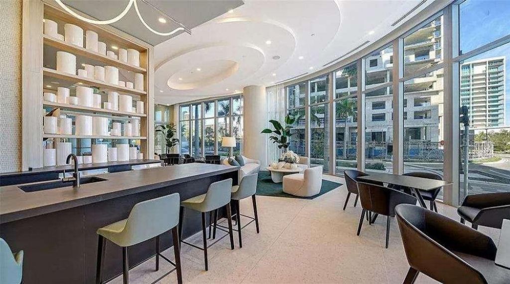 301 Quay Commons, Unit 1707, Sarasota, FL 34236 Photo