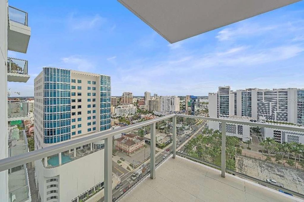 301 Quay Commons, Unit 1707, Sarasota, FL 34236 Photo