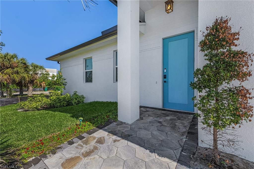 2499 Pine St, Naples, FL 34112 Photo