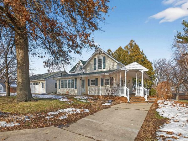 704 6th Street, Traer, IA 50675