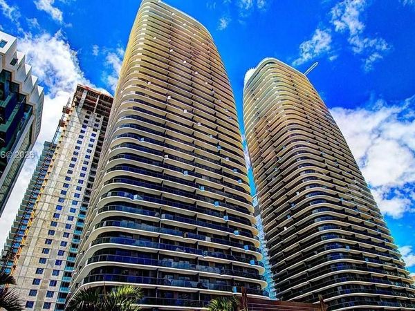 45 SW 9th St, Unit 3210, Miami, FL 33130
