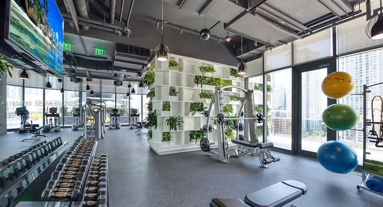 45 SW 9th St, Unit 3210, Miami, FL 33130 Photo