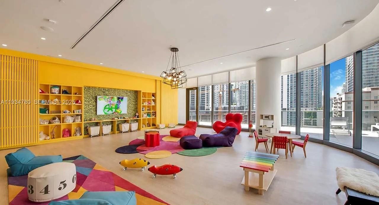 45 SW 9th St, Unit 3210, Miami, FL 33130 Photo