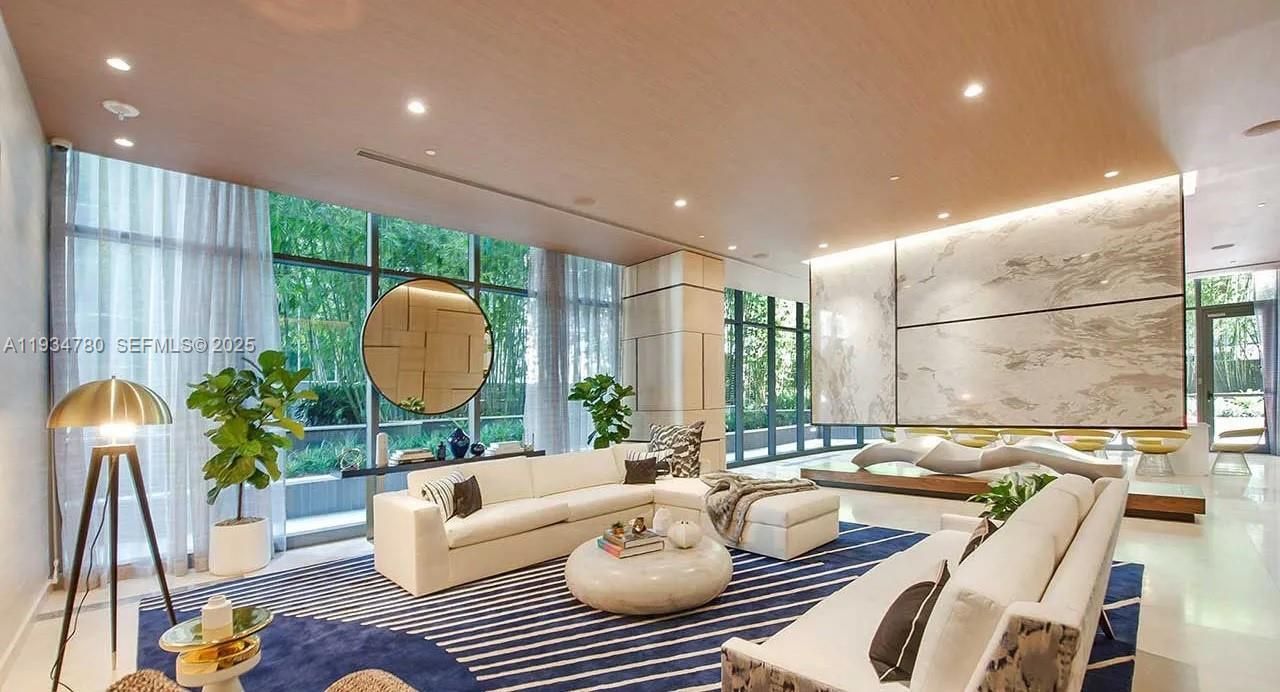 45 SW 9th St, Unit 3210, Miami, FL 33130 Photo