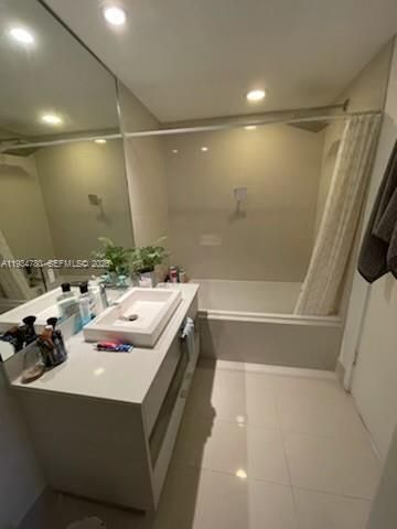 45 SW 9th St, Unit 3210, Miami, FL 33130 Photo
