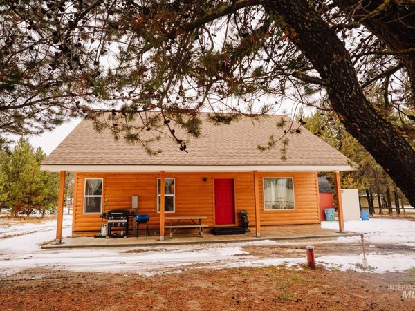 22 W Prospectors Drive, Cascade, ID 83611