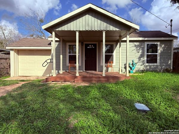 1310 south 4th, Floresville, TX 78114