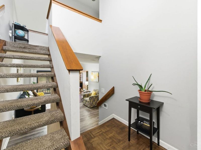 287 Bedford Glen Lane, Springdale, OH 45246 Photo 15