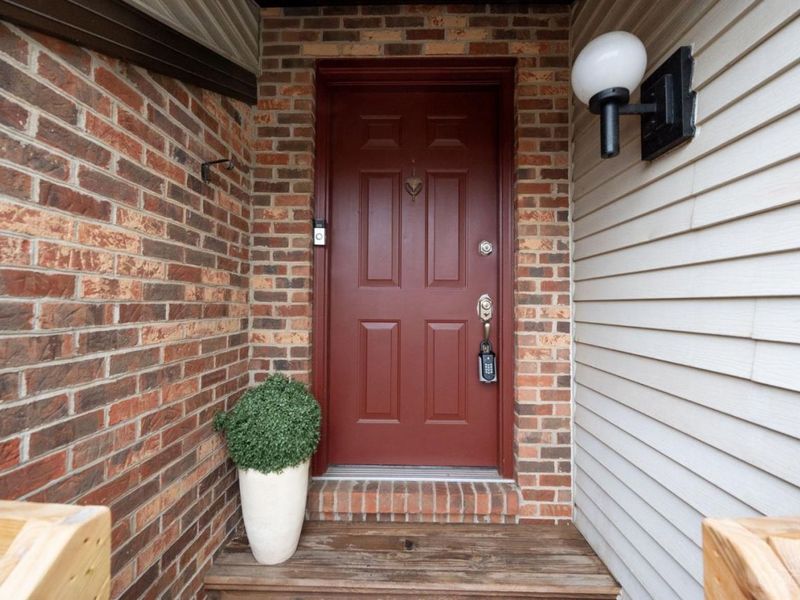 287 Bedford Glen Lane, Springdale, OH 45246 Photo 2