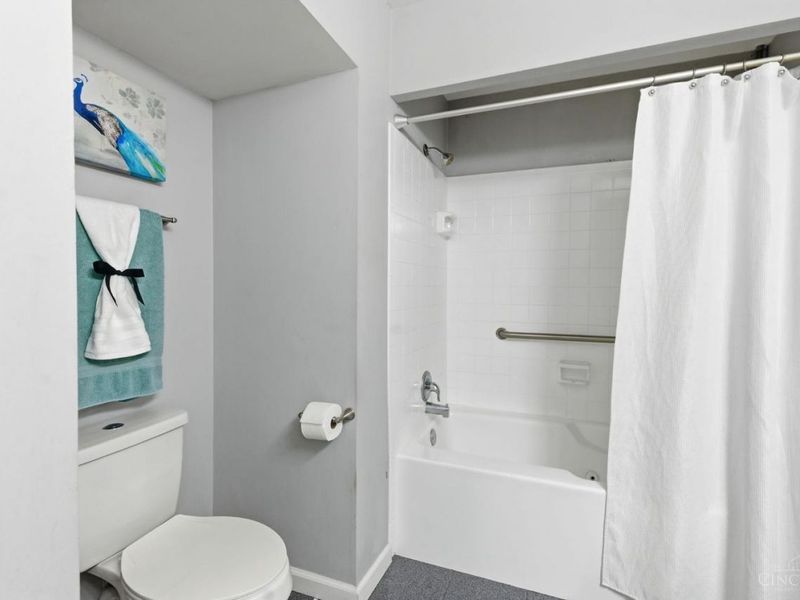 287 Bedford Glen Lane, Springdale, OH 45246 Photo 26