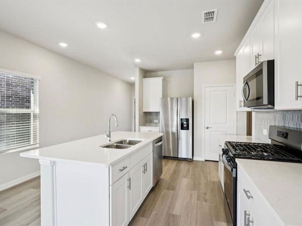 517 Clover Creek Drive, McKinney, TX 75071