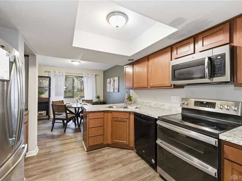 287 Bedford Glen Lane, Unit 27, Springdale, OH 45246 Photo 10